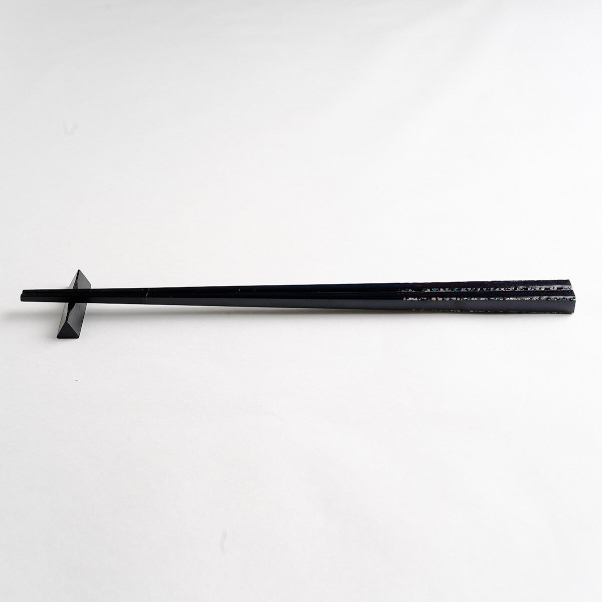 黒燿螺鈿（こくようらでん） 24～22cm 専用箸置き・専用ボックス付き 【若狭塗箸】