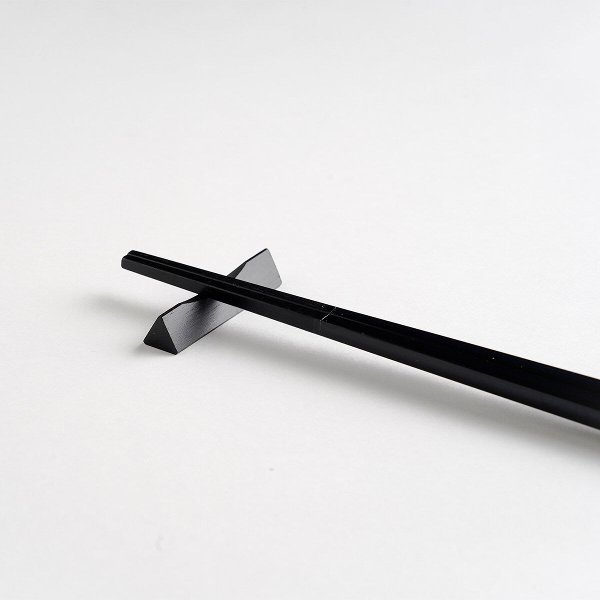 黒燿螺鈿（こくようらでん） 24～22cm 専用箸置き・専用ボックス付き 【若狭塗箸】