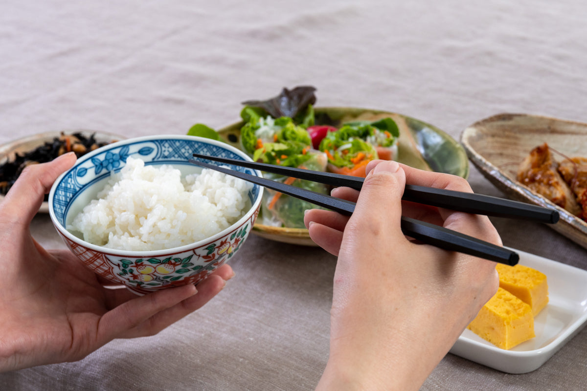 黒燿八角（こくようはちかく） 20～24.5cm 専用箸置き・専用ボックス付き 【若狭塗箸】