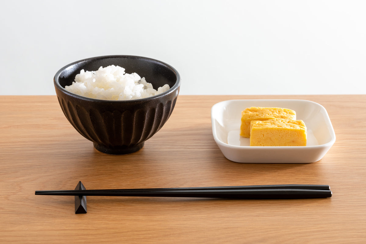 黒燿八角（こくようはちかく） 20～24.5cm 専用箸置き・専用ボックス付き 【若狭塗箸】