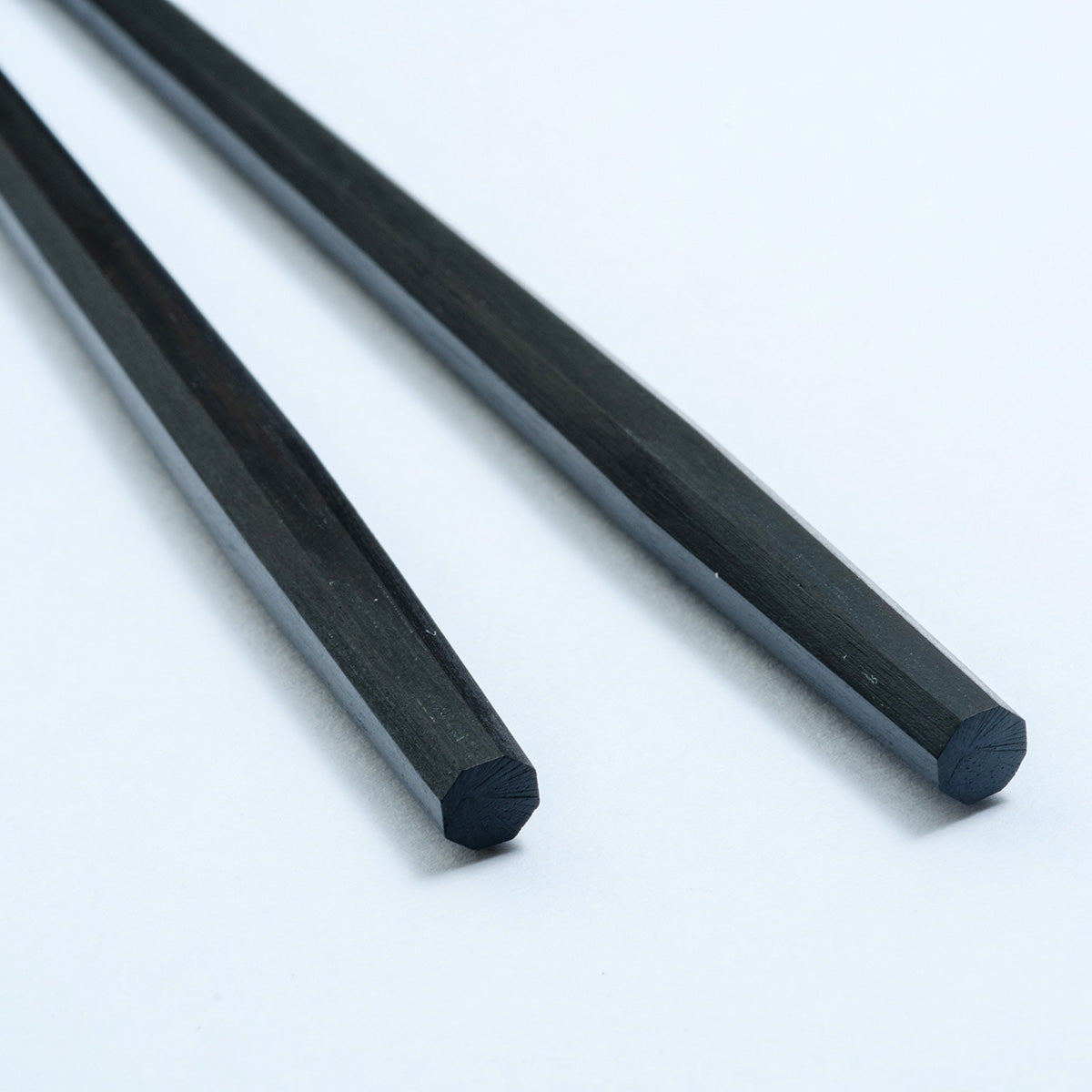 黒燿八角（こくようはちかく） 20～24.5cm 専用箸置き・専用ボックス付き 【若狭塗箸】
